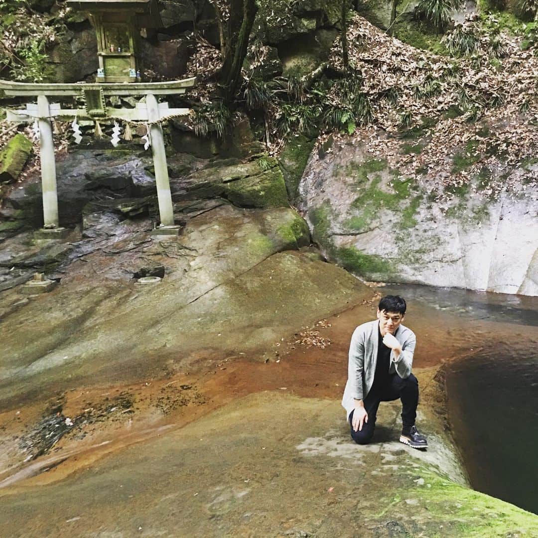 宮田麺児さんのインスタグラム写真 - (宮田麺児Instagram)「竜神様に逢いにいったら 写真が1枚ぐるぐるになりました。」6月1日 23時50分 - miyatamenji