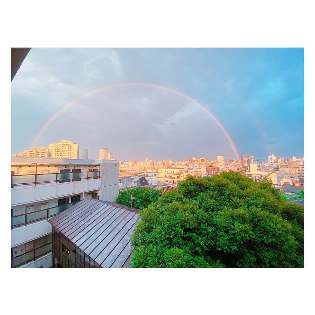 松井由貴美さんのインスタグラム写真 - (松井由貴美Instagram)「* 急な夕立ちの後に見れた綺麗な虹🌈🌈 .  雨も梅雨の季節も好きじゃないけど 雨上がりの空は好き☺️💙 .  #虹 #ダブル #雨上がりの空 #rainbow #june #今日から6月 #🌈」6月1日 23時59分 - yukimi_1122