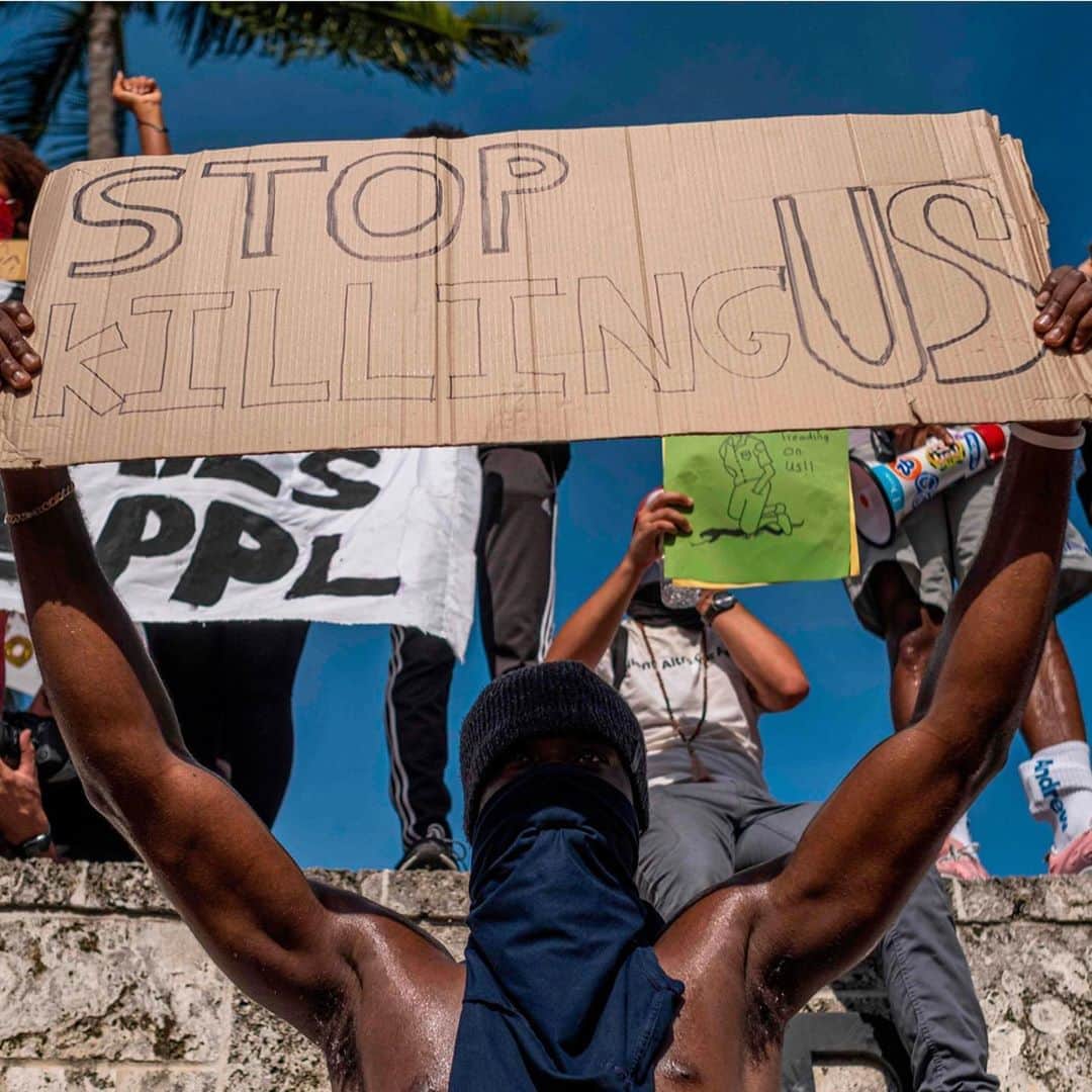 Anna Lylesさんのインスタグラム写真 - (Anna LylesInstagram)「We must respect the pain and the struggle for real change #georgefloyd #blacklivesmatter pics @nytimes」6月1日 23時59分 - annag0ts