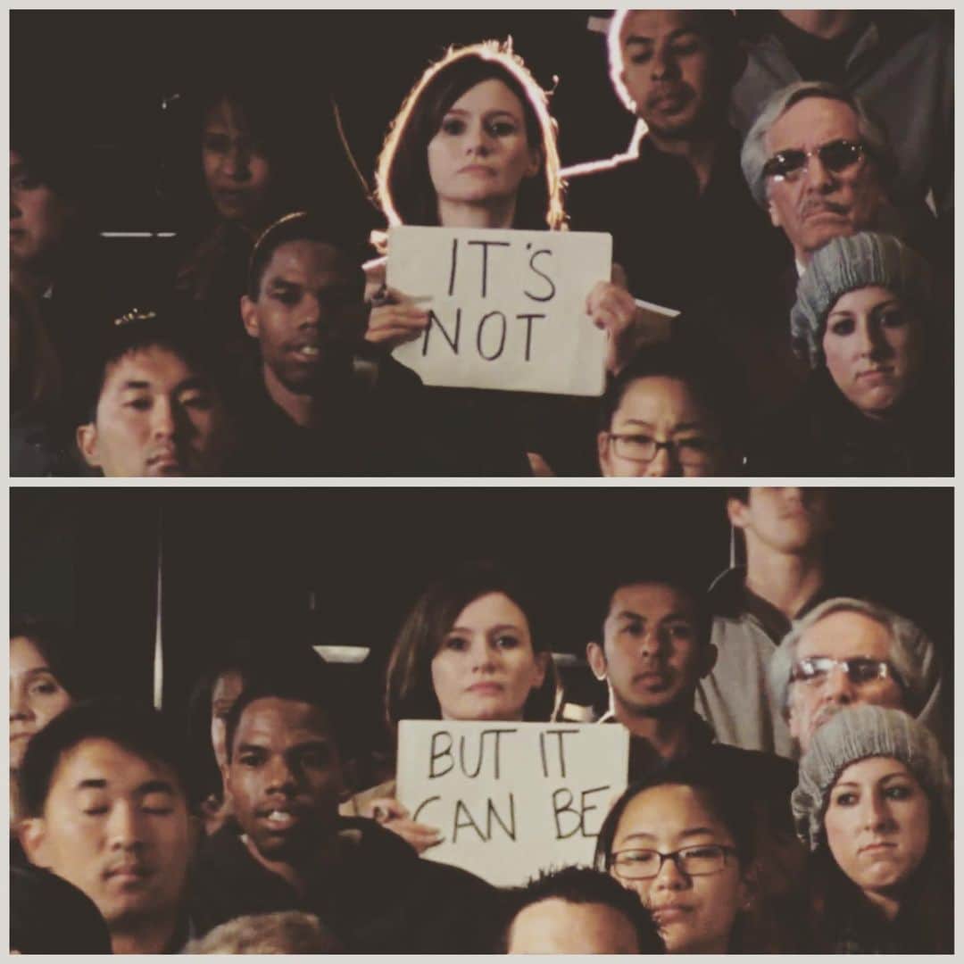 のインスタグラム：「Usually I never use meme quotes to express myself, but I can’t stop thinking about the tremendous opening scene of HBO's The Newsroom(2012). Lucky me to binge-watch this series in our quarantined days in Tokyo. . "The first step in solving any problem is recognizing there is one. America is not the greatest country anymore." . And NOW 2020, the World is watching, reading, donating, and walking with you, you, and you.  #nojusticenopeace #georgefloyd . . フィクション観てる場合じゃないだろって言う人もいるだろうけど、本当にずっと『 #ニュースルーム 』のこと考えている。米国の何が映ってるどの報道を観てもこのドラマを思い出してしまうよ。今うちの近所も燃えてるようなんですが、それでも早く帰りたいものです。６月はパレードの月だよ。 #thenewsroom #itsnotbutitcanbe . あとAIGA NYの「Don’t Make A Poster.」という声明がよかった。消費すな。映えるな。まずは寄付と行動やで。」
