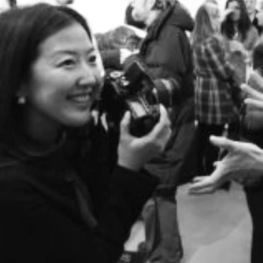 前田真里さんのインスタグラム写真 - (前田真里Instagram)「今日は、#写真の日 でした。  カメラを手にすると 不思議と笑顔になる😊 ・ ・ ・  今月号で 「アサヒカメラ」📖休刊は 残念... です。  落ちついたら ぼちぼち 撮りはじめようかな。  #photo #写真　 #tokyocameraclub」6月2日 0時39分 - maedamari