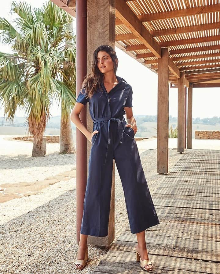 クーカイのインスタグラム：「Un début de semaine tout en fluidité, avec la combinaison Aeris !  #kookai #ss20 #style #combinaisonpantalon」