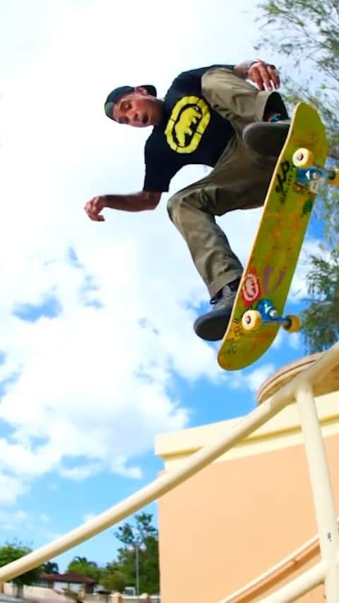 マニー・サンティアゴのインスタグラム：「JUNE 1st • I created this part in a time where we needed happiness, From old footage to new and to some used. A look into moments created while we skate in different places and times. With some antics to give you some laughter....JUNE 1st for me will always represent the glue that holds together what we love, Which is life. Thank you to everyone involved including the music which resembles how we all feel. During this time please know that self reflection and growing is key to the next chapter in life. LOVE really cures all and please WATER YOUR PLANT.  Guest: @SpanishMikeTV @DaveBachinsky @MauriceJordan23_ @XavaMaldonado @Dr.JohnMarti @FerraPhoto @Cesar_VI @AngelGarcia_ @Richardv559  Filmed: @HarryBergenfield @ImNotCoolENuff @SpanishMikeTV @AbrahamMayorga @MattLikesThat @Papingui_ @NWFTV @LuisDiazzz_ @vxAKI @UNK_one  Music: @BadBunnyPR - “Como Yo No Hay 2” @MykeTowers - “Contra Quien Sea” @LSOB1990 - “Hey DJ” @BadBunnyPR - “<3”」