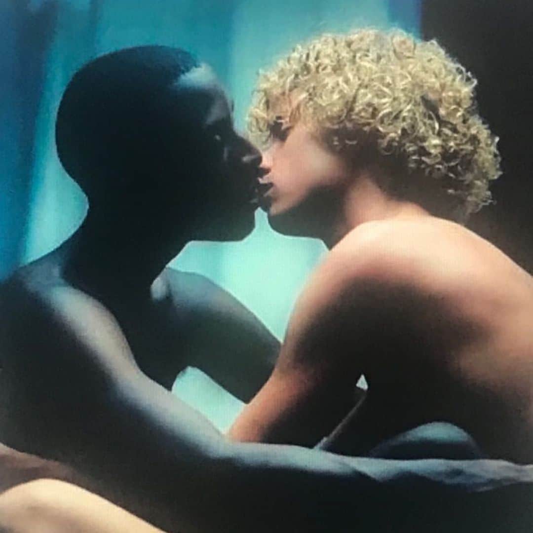 rob scheppyさんのインスタグラム写真 - (rob scheppyInstagram)「🏳️‍🌈 Growing up, I recall often hearing the words 'I don't see color' and 'I am color blind' as an expression of LOVE. I could clearly see color and I never really understood what people were saying.  As a young person, hateful words and actions were used towards me for being gay and many times no one helped me. Some people around me chose to not see what was happening but I was young and just thought they were BLIND. Most days I did not want to be me. Today, I am grateful for the LOVE that is all around me even when the world shows me WE have so much work to do.  Being BLIND is not LOVE.  Let us LOVE with our eyes OPEN.  #happypride #LOVEisLOVE #chooselove #standtogether #freeyourmind ✊️🏻✊️🏼✊️🏽✊️🏾✊️🏿💗❤️💛💚💙💜🖤」6月2日 1時21分 - robscheppy