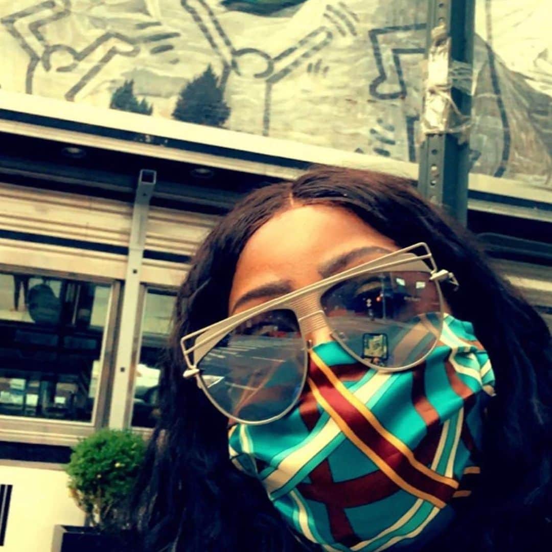 コレクションプリヴェさんのインスタグラム写真 - (コレクションプリヴェInstagram)「Also amazing @rissadavis choose our foulard covermasks available @muleh_nyc ! #covermasks #nyc #muleh #bestboutique • • • • #collectionpriveeaccessories #collectionpriveeofficial #ss20 #foulardmix #green #rissadavis #actress #madeinitaly #covid #covidmask #fashionmask」6月2日 2時08分 - collectionpriveeofficial