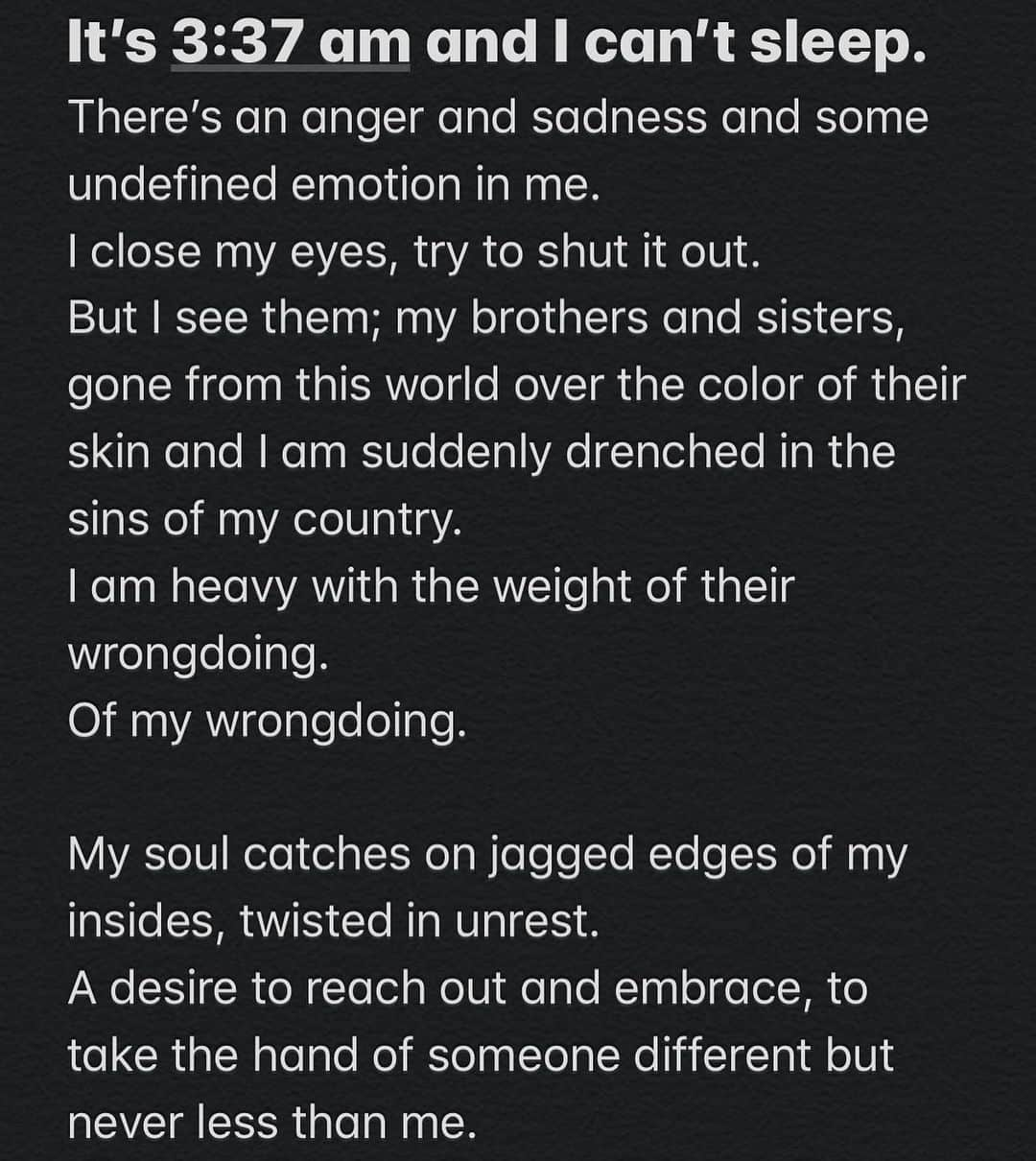 キミー・マイズナーのインスタグラム：「I hear you. I see you. I stand with you. . . The last week has been hard. I feel heavy with emotion and yet so unable to articulate. And this is just a fraction of what POC feel. I’ve dealt with this weight for a week, can you imagine a lifetime? . . Last night I lay awake feeling uneasy, wishing I could do something to fix this! Wanting more than anything to heal us. But such an insidious issue does not just leave in the night with no trace left behind. . . We’re diseased and we have to start the treatment plan right now. It’s already past due. I’ve spent the weekend having conversations, coming to uncomfortable realizations, listening to other voices, and trying to educate myself. As a friend posted, it’s not up to POC to teach us. It’s up to us to learn, listen, and speak up. . . There’s evil everywhere, in every profession, on every side. This is not meant to generalize. This post is meant to make you think and come to those uncomfortable realizations too. Because the reality is, POC are consistently discriminated and targeted. Racism never disappeared, it simply shifted into another accepted form.  And I refuse to close my eyes to that or make excuses. There is no excuse. We have to be better. I can start the change with me in my daily actions/interactions. I hope you will too.  #blacklivesmatter✊🏽✊🏾✊🏿」