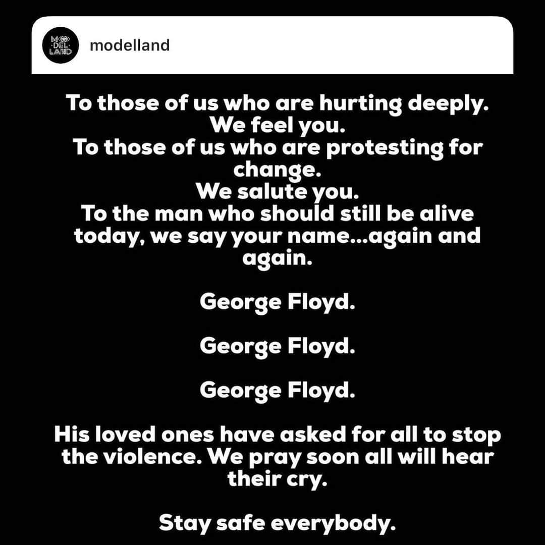 タイラ・バンクスさんのインスタグラム写真 - (タイラ・バンクスInstagram)「Respect is due to the legacy of ALL the beautiful, black Americans that have been slain in vain. In addition to George Floyd, say Ahmaud’s Arbery’s name, Philando Castille’s name, Eric Garner’s name, Sandra Bland’s name, Michael Brown’s name…Sadly, we all know this list goes on and on.  This is a matter of humanity and basic human kindness and decency. We must manifest empathy and compassion, justice and unity. We must take pause for the souls and families of those who have been taken from us.  The injustice of all of this breaks my heart. Change is overdue and the overt racism and senseless brutality must end.  This is EVERYONE’s problem and EVERYONE’s fight. We must find peace together.  Stay loud.  Stay safe.」6月2日 3時24分 - tyrabanks