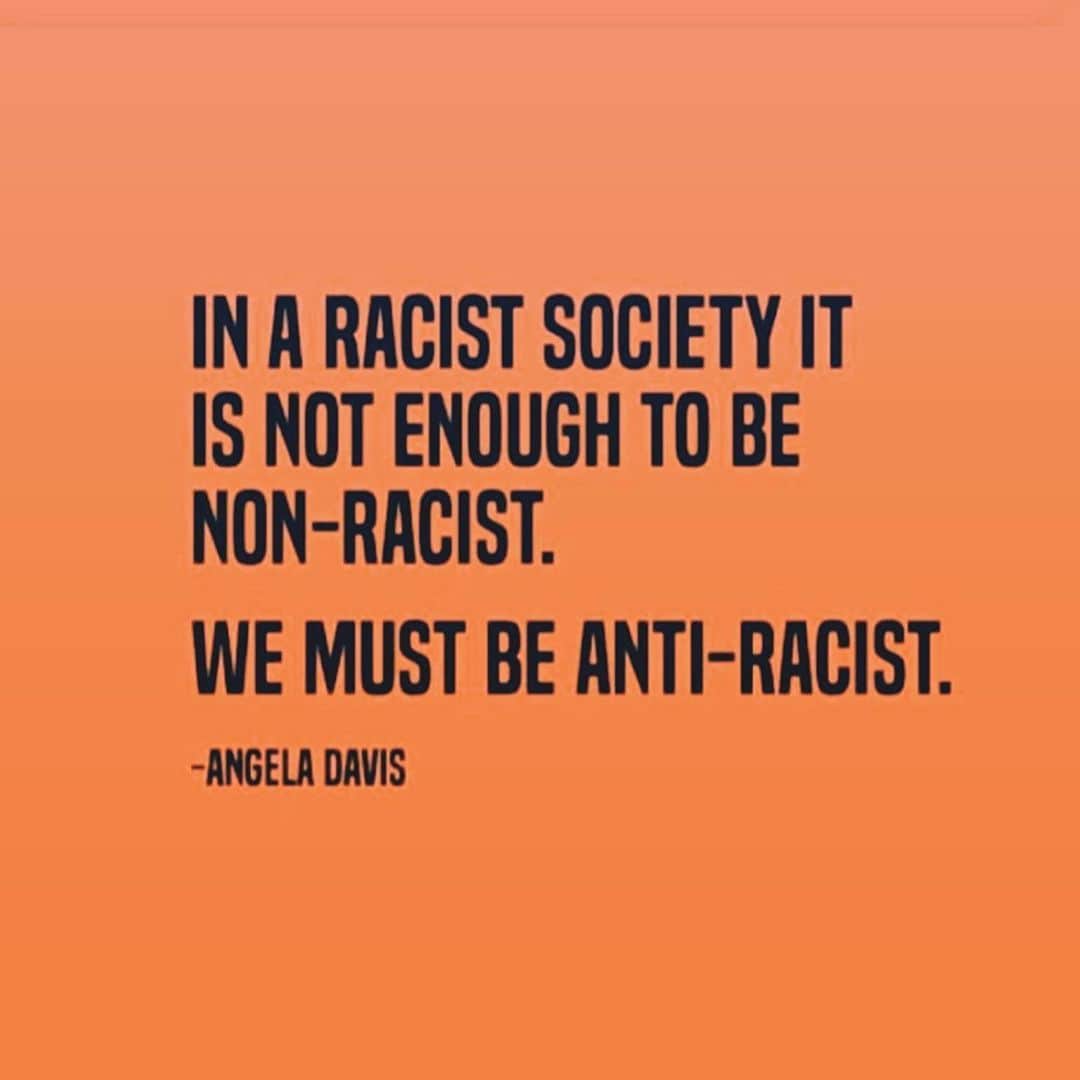 Elizabeth Chambers Hammerのインスタグラム：「I’ve struggled with with what to say, because nothing feels right and nothing feels enough. It’s not enough to be non-racist and I’ve learned that I have much to learn.  I stand in solidarity with all humans, regardless of race, religion, background or gender. I hope that we can find more love and less hate. Please continue to donate, text/call, sign petitions, educate and fight for justice.  #justiceforgeorgefloyd #blacklivesmatter」