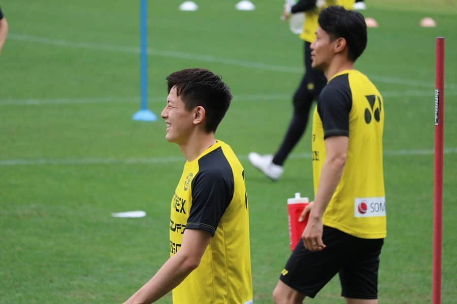 柏レイソルさんのインスタグラム写真 - (柏レイソルInstagram)「0602 training💪⛅️ #戸嶋祥郎 #大谷秀和 #鵜木郁哉 #高橋祐治 #山下達也 #鎌田次郎 #三丸拡 #川口尚紀 #神谷優太 #江坂任 #小林祐介 #松本健太 #仲間隼斗 #三原雅俊  #柏レイソル #reysol」6月2日 13時20分 - kashiwareysol_official