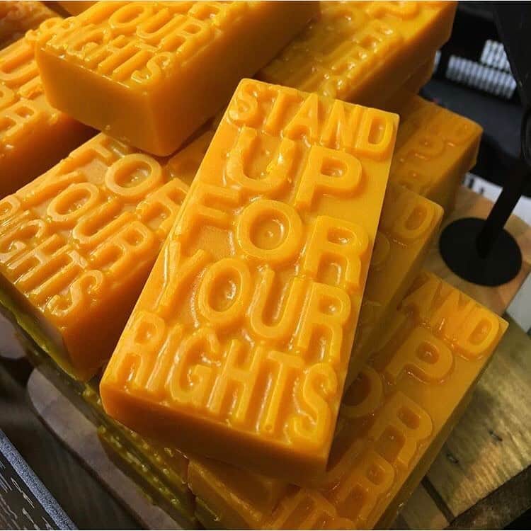 のインスタグラム：「Power of Soap! #LushSummit2017 #HumanRights #standupforyourrights #固形石鹸  Photo by @lushieintheroom」