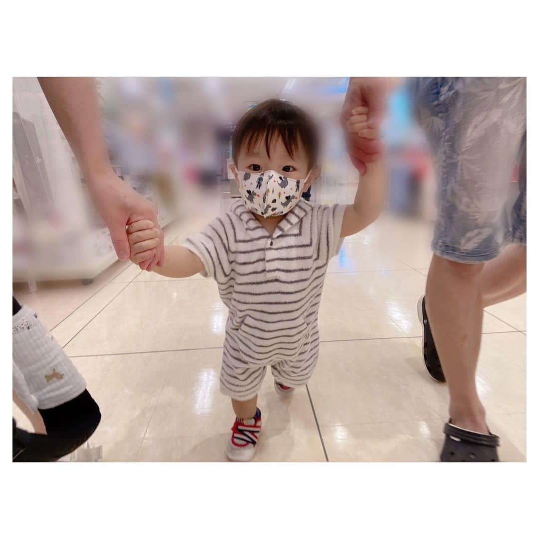 辻希美さんのインスタグラム写真 - (辻希美Instagram)「マスクデビューしました👶💕 #マスクデビュー #幸空 #一歳五ヶ月 #数分で外しちゃうけど #少しでも助かる #👶💕」6月2日 14時10分 - tsujinozomi_official