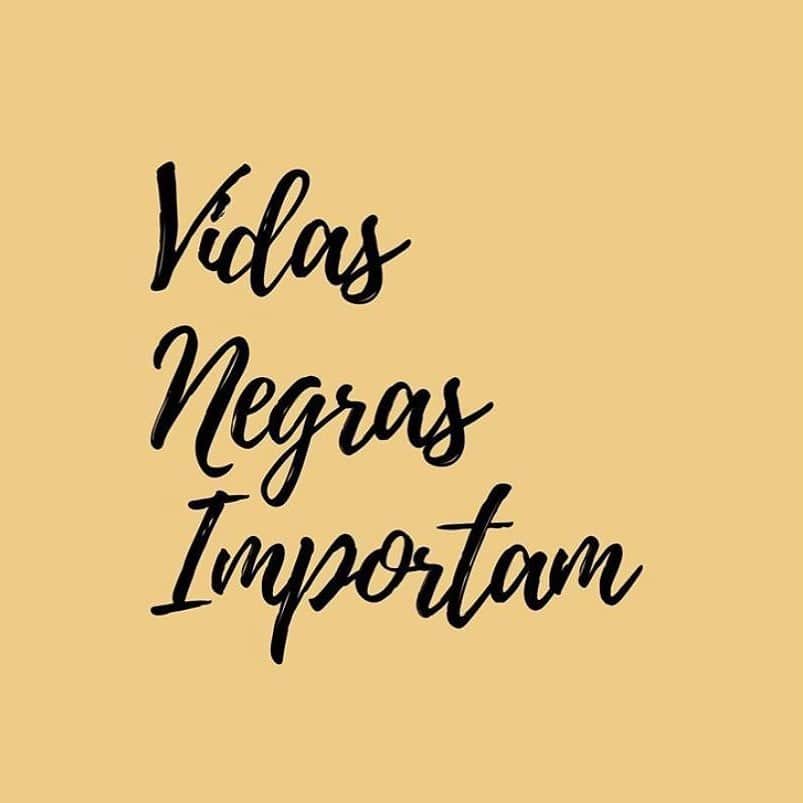 Claudia Leitteのインスタグラム：「... reconhecer nossos privilégios e não nos calarmos diante de situações racistas. São vidas, vidas negras sendo interrompidas. #blacklivesmatter #vidasnegrasimportam」