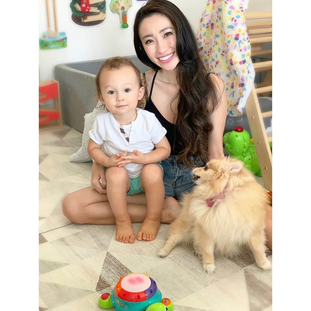 春名愛海のインスタグラム：「Hello June ✨ Leo’s going to be 2years old😆 6月もよろしくです✨ れおくんもうすぐ2歳😆 . It really saddens me about what is going on in the states. Violence begets violence. Be safe, Be kind, Be thoughtful... We are all stressed but that does not justify racism nor violence. Love for all, all for Love.  I am tired of being scared to go outside because of the racism towards Asians COVID19 brought.... and now looters destroying the city of LA. I want the world to be safe and loving place for my son💫 ❤︎&✌︎︎ . . . #love #peace #loveandpeace #losangeles #mamalife #momlife #boymom #June #junebaby #birthdaymonth #hapababy #海外生活 #海外子育て #カリフォルニア #ママライフ #バイリンガル育児 #バイリンガル子育て #バイリンガル #ベビーモデル #親子モデル」