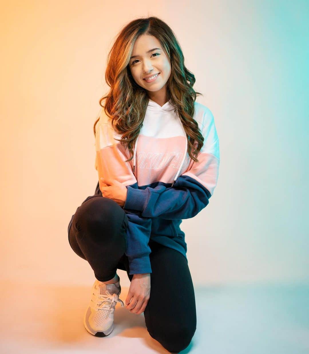 のインスタグラム：「we’re basically at 5mil followers 🥺❤️ i love and appreciate every single one of y’all out there.. ☺️ ⁣ ⁣ ⁣ ⁣ ⁣ i’m curious to know in the comments when/how you came across me and my channels 😯 let’s take a lil stroll down memory lane~ 🥰」