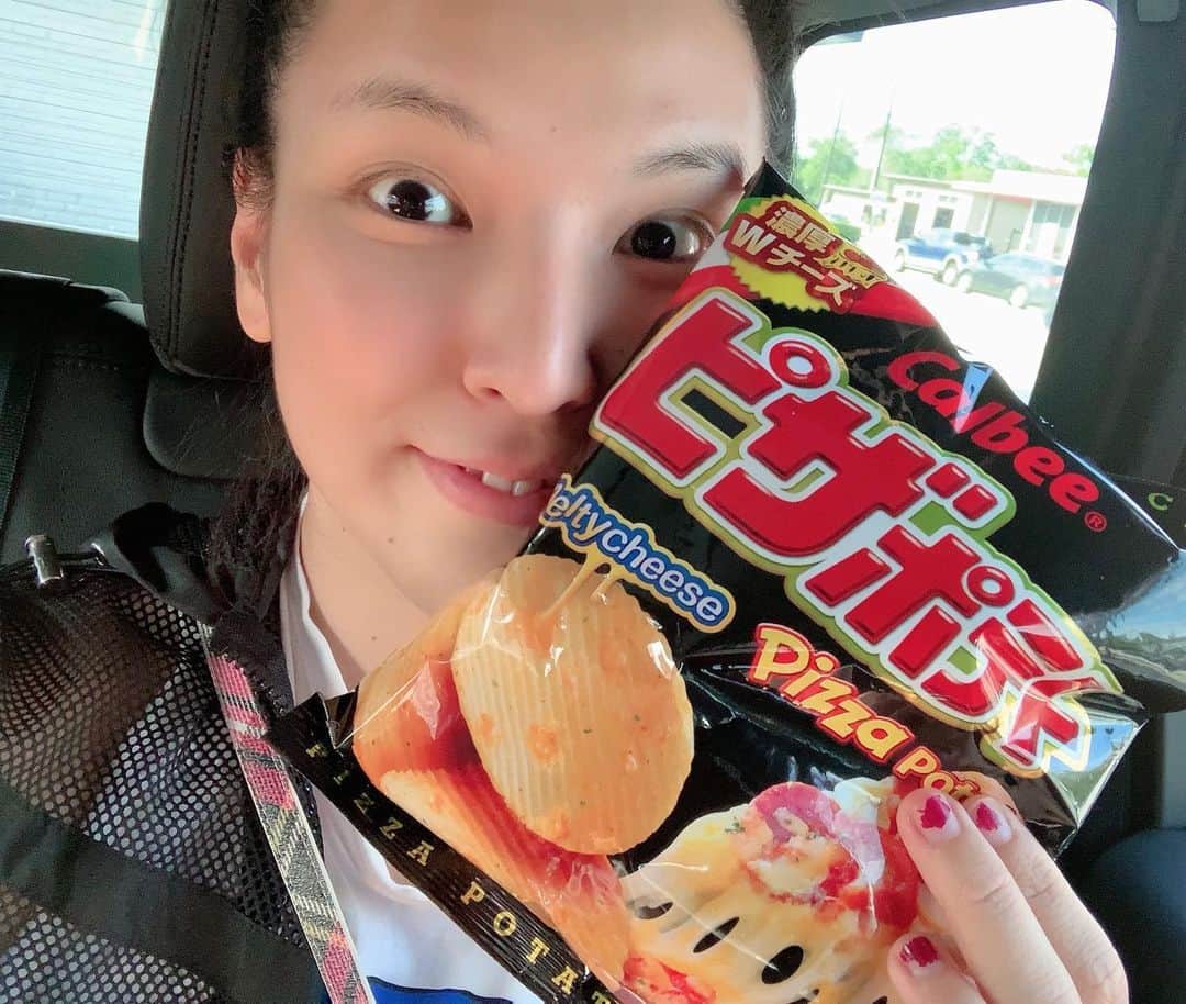 志田光さんのインスタグラム写真 - (志田光Instagram)「‪This is my faaaaaaaaavorite!!!!!!‬ ‪Went to Asian supermarket. Like heaven🤤‬ ピザポテトーーーーー！！！！ アジアンスーパー行ってきました！宝庫だった！ #asiansupermarket #favorite #pizzapotato #ピザポテト」6月2日 6時52分 - shidahikaru