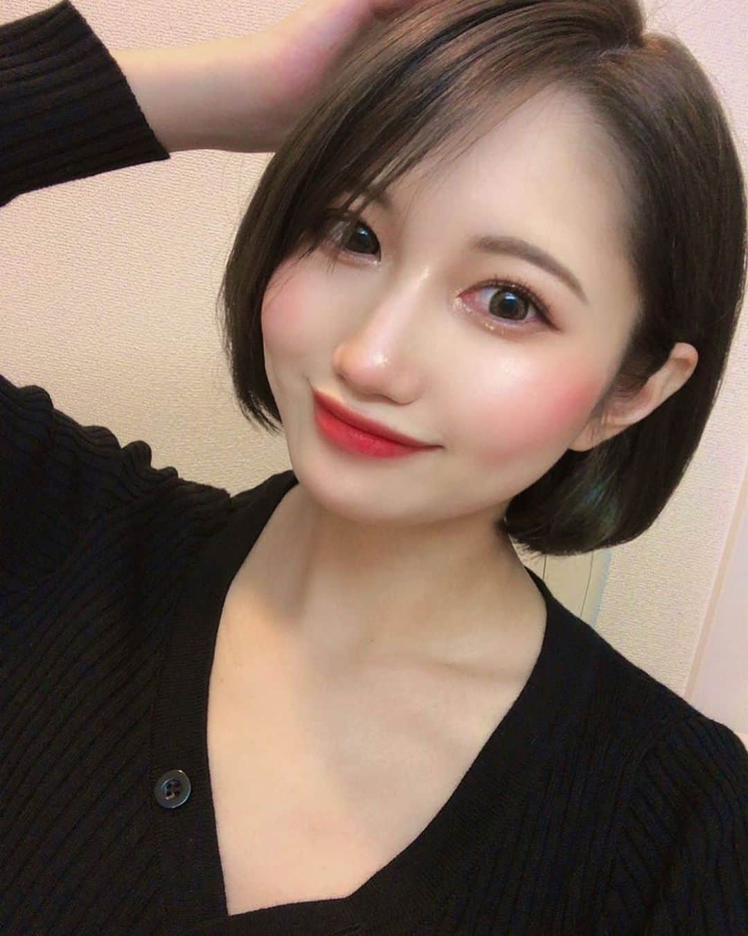 結城明日翔さんのインスタグラム写真 - (結城明日翔Instagram)「ばっさり💇‍♀️ #ショート #ショートカット  #ショートカット女子  #ボブ #美容院 #ばっさり  #shorthair #shortbob #hairsalon #imagechange #haircut #haircolor #instahair #followｍe」6月2日 7時09分 - yuki_asuka_