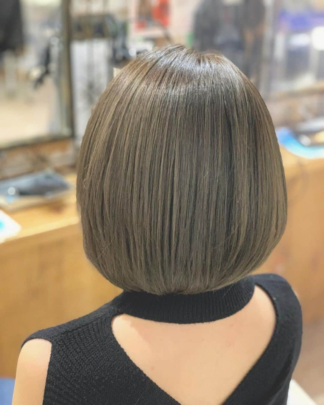 結城明日翔のインスタグラム：「ばっさり💇‍♀️ #ショート #ショートカット  #ショートカット女子  #ボブ #美容院 #ばっさり  #shorthair #shortbob #hairsalon #imagechange #haircut #haircolor #instahair #followｍe」