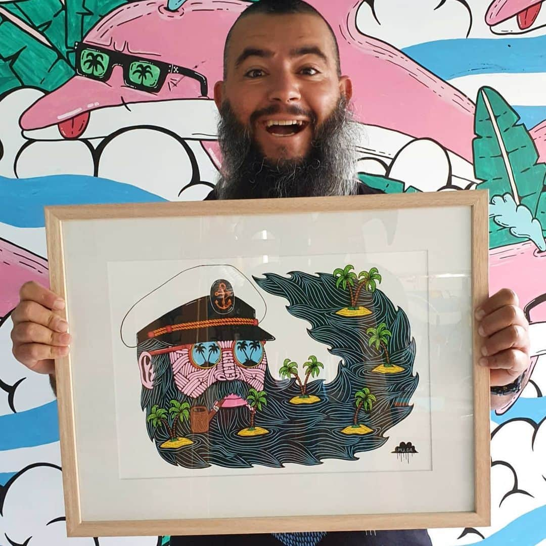 MULGAさんのインスタグラム写真 - (MULGAInstagram)「It's Bermuda Bobby King of the Beach. ⁣ 😎🌴🏖️👑⁣ ⁣ The Original Bobby artwork is now in my online shop as well as paper and canvas prints. Scroll across to see print mock-ups plus the mural of Bermuda Bobby painted at Bondi Beach a few years ago. ⁣ ⁣ An Ode to Bermuda Beard Bobby King of the Beach ⁣ ⁣ Once in a while there comes along a guy⁣ Whose beard is nearly as big as the sky⁣ ⁣ His beard has the most magical reach⁣ That’s why we call him Bermuda Bobby King of the Beach⁣ ⁣ His beard is so deep like the ocean blue⁣ With a multitude of islands poking out through⁣ ⁣ Unseen to the eye deep within that beard fur⁣ Swim magical dolphins singing the songs of Cher⁣ ⁣ Their harmonies are really something to hear⁣ Like musical gold dripping in your left ear⁣ ⁣ So next time you hit the beach and its sands so yella⁣ Spare a thought for Bobby the beach loving fella⁣ ⁣ The End⁣ ⁣ #mulgatheartist #beard #beardart #palmtree #bermudabobby」6月2日 8時28分 - mulgatheartist