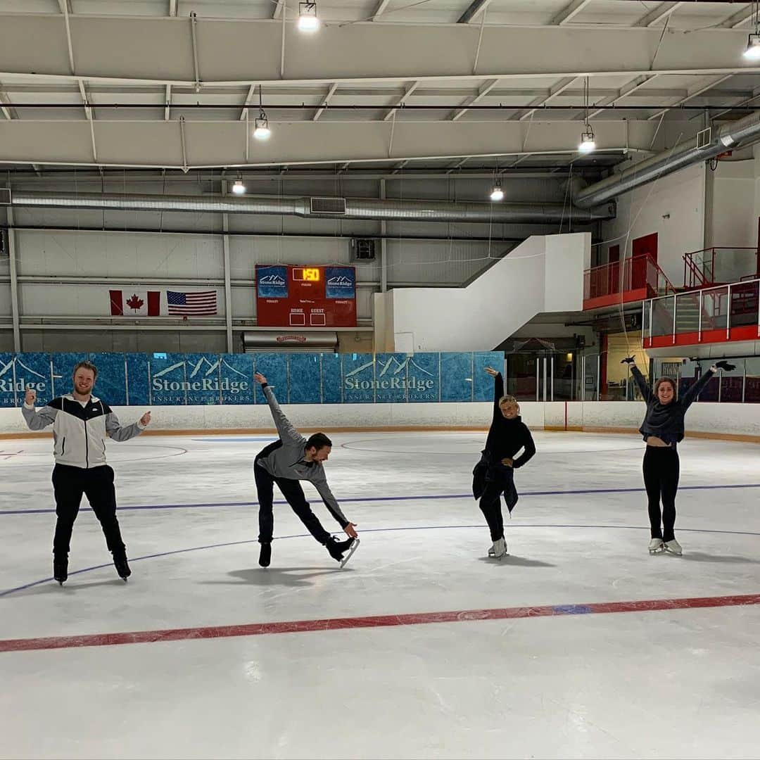 ヴェロニク・マレのインスタグラム：「We are back 🎉 #firstday #skatecanada」