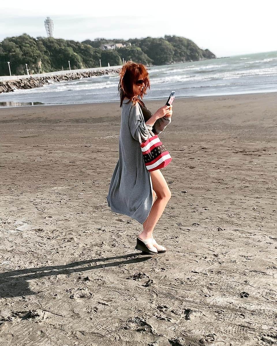のインスタグラム：「おはようございます❤️ ちょっと休養が足りてないので、 今日はのんびりモード✨  のんびりも良いけど、 海に行きたいなー💕💕💕」