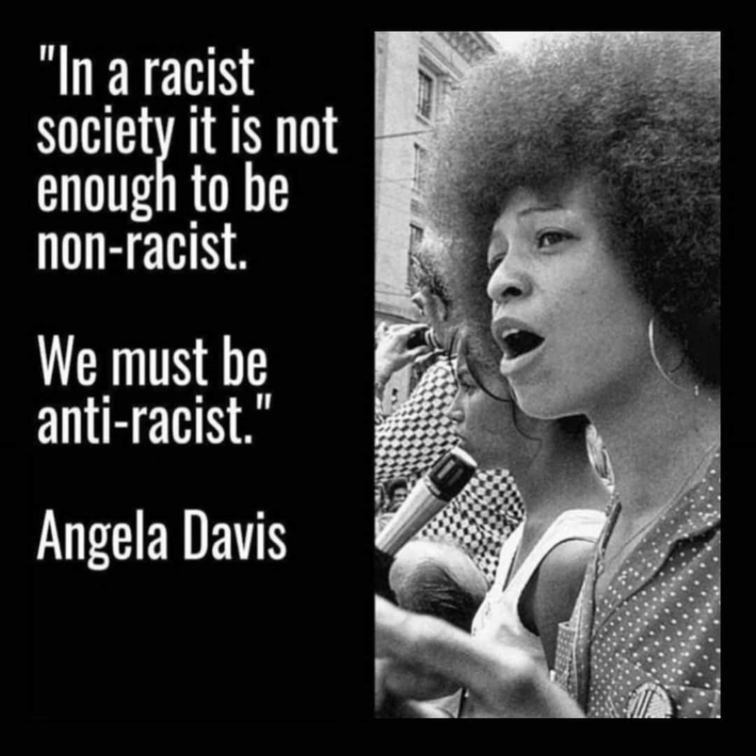 ロレンザ・イゾのインスタグラム：「“En una sociedad racista, no es suficiente el no ser racista, debemos ser anti racistas” Angela Davis.  As a Latina woman I will never understand, but I will make damn sure I stand with you, and put my actions where my words are. LA, I invite you to check the link in my bio to decide what the people’s budget should look like. #tuluchaesmilucha #blacklivesmatter」