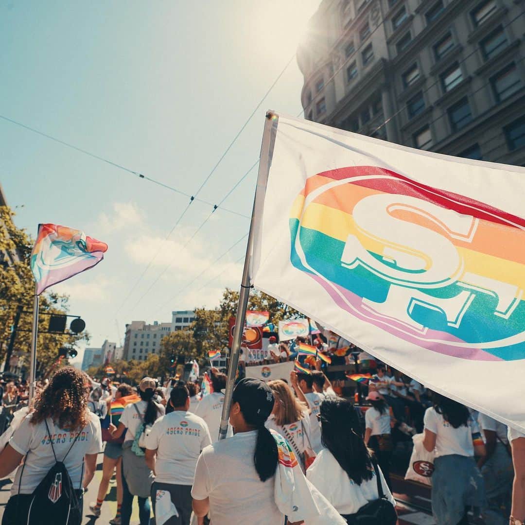 サンフランシスコ・フォーティナイナーズさんのインスタグラム写真 - (サンフランシスコ・フォーティナイナーズInstagram)「#Pride2020 ✊✊🏻✊🏼✊🏽✊🏾✊🏿🏳️‍🌈」6月2日 9時44分 - 49ers