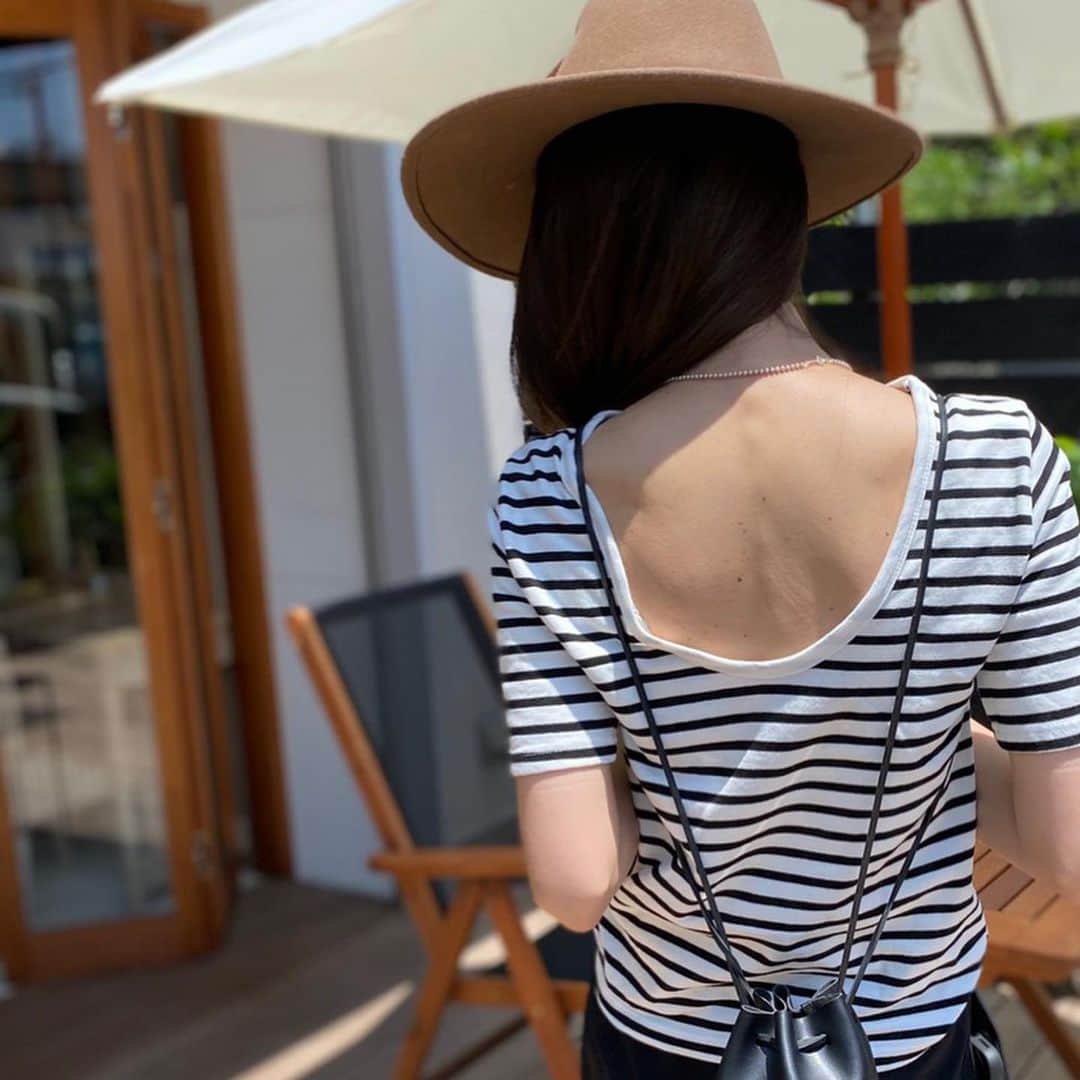 asuka0119さんのインスタグラム写真 - (asuka0119Instagram)「2020,6.2 .  @mite__official の可愛い可愛い#ボーダートップス  やっぱりバックスタイルが好き♥️ . ストーリーから飛べます✈︎ . tops #mite_official #ミテガール pants @day_and_grade #デイアンドグレイド  sandal @donobanweb #ドノバン bag @a_trend_ld .  #locari#LIN_stagrammer#kaumo_fashion#KURASHIRU#ootd_kob#ponte_fashion#4yuuu#bySlife#スナップミー#snapgram_jp#myscrapbook#beaustagrammer #プチプラ高見えコーデ#大人カジュアル#大人カジュアルコーデ #アラフォーコーデ #アラフォー  #高身長女子 #高身長 #pr」6月2日 10時55分 - asuka0119
