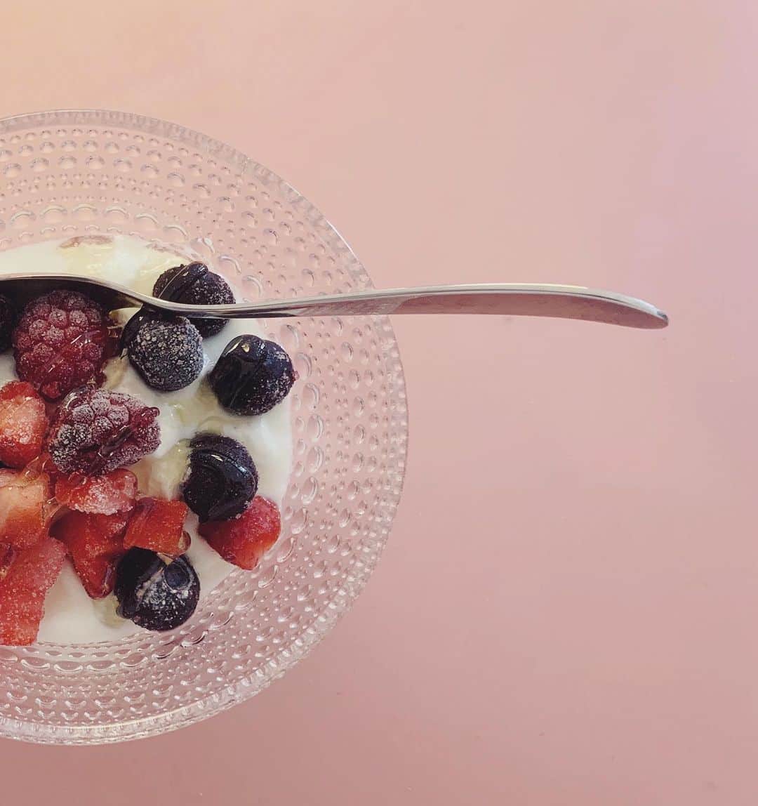 三浦サリーのインスタグラム：「🍓」