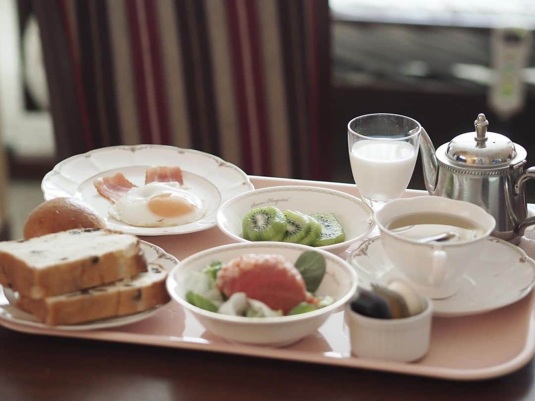 大橋菜央さんのインスタグラム写真 - (大橋菜央Instagram)「Last breakfast at the hospital﻿ ﻿ ﻿ ﻿ 病院最後の朝食﻿ ﻿ いつも男子高校生並みに白ごはんは山盛り﻿ 栄養満点で美味しかった入院食﻿ ﻿ 胃はようやくすっきりしたしお腹はすくし﻿ いつもほぼ完食🤤♡﻿ ﻿ ﻿ #最後の朝食﻿ #入院生活 #入院食 #大盛り ﻿ #お世話になった #山王バースセンター﻿ ﻿」6月2日 11時08分 - naoliving