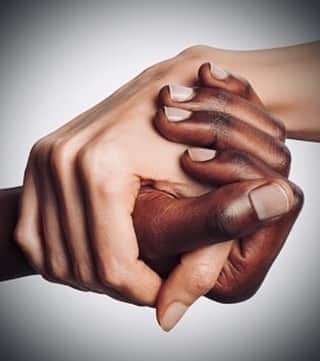 ナタリア・ギマランエスさんのインスタグラム写真 - (ナタリア・ギマランエスInstagram)「Somos TODOS iguais! Somos TODOS especiais! Somos JUNTOS muito mais fortes!  TODOS JUNTOS por um mundo sem racismo!! 👊🏼🙏🏼❤️」6月2日 11時25分 - nataliagoficial