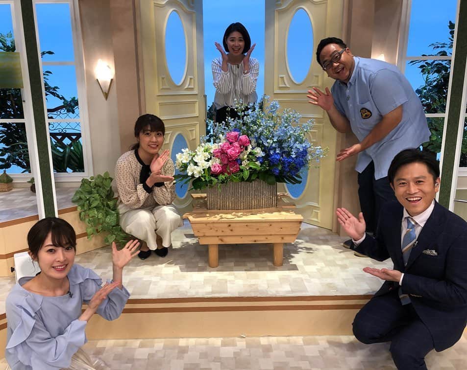 北海道テレビ「イチオシ！モーニング」さんのインスタグラム写真 - (北海道テレビ「イチオシ！モーニング」Instagram)「毎週火曜日は「イチモニ！花（か）曜日」道内の花農家さんが育てたお花をご紹介します。今日は新ひだか町三石で収穫された「デルフィニウム」でした！スタジオが一気に明るく華やかになりましたよ。ありがとうございました！ #イチモニ #花曜日 #林和人 #石沢綾子 #室岡里美 #大野恵 #オクラホマ #河野真也 #新ひだか町 #デルフィニウム #イチオシ #htb」6月2日 11時40分 - htb_ichimoni