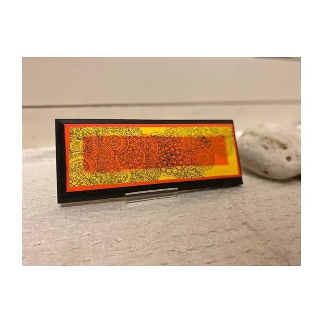 のインスタグラム：「新作入荷 「日差し」  size 80mm×200mm  もうすぐ肌がじんと暑くなる あの日もそうだね、笑ってたよね。 . BASE underthebw https://underthebw.base.ec/items/30045064 #お絵かきのしたん」