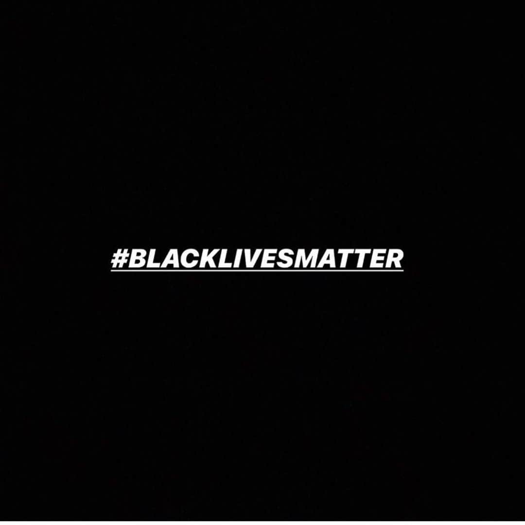 NICKY JAMさんのインスタグラム写真 - (NICKY JAMInstagram)「#blacklivesmatter 🤎🤍🤎🤍✊✊✊🏾✊🏾 pausa ⏸」6月2日 12時49分 - nickyjam