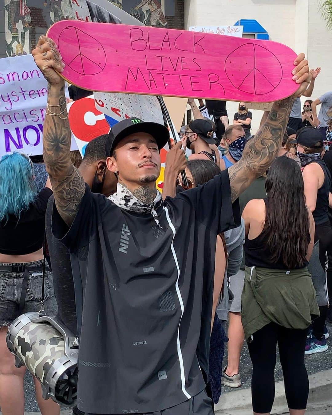 ナイジャ・ヒューストンのインスタグラム：「WE WONT BE UNHEARD!! JUSTICE IS A MUST😤」
