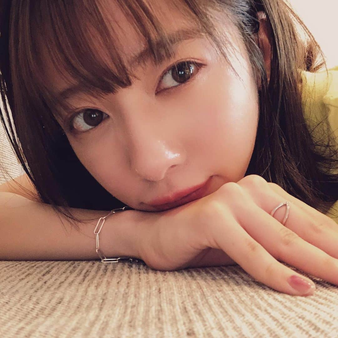 真山りかさんのインスタグラム写真 - (真山りかInstagram)「.﻿ ﻿ インスタライブありがとうございました！﻿ ﻿ このあと23:30〜﻿ tvkさんで関内デビルですみてね👿﻿ ﻿ #🛋﻿ ﻿ #まやまにあ﻿ ﻿」6月2日 23時08分 - ma_yama_official