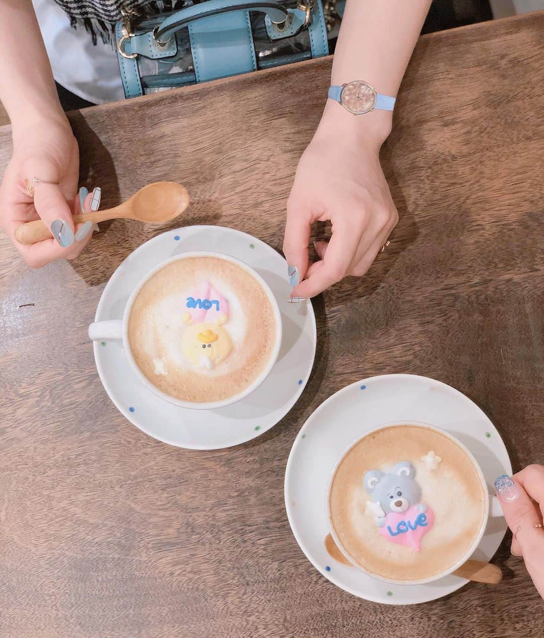 今吉めぐみさんのインスタグラム写真 - (今吉めぐみInstagram)「#cafestagram ﻿ ラテアートとか﻿ プリラテとかあるけど﻿ これは﻿ #ぷくラテ﻿ ﻿ メレンゲのクッキーがぷくぷくしてます☕️﻿ ﻿ かわいすぎ❤️﻿ ﻿ ﻿ cafe Like☕️ @cafelike﻿ 📮 東京都葛飾区新小岩２丁目１４−７ 101﻿ ﻿ ﻿ #cafemiru_東京 #hungryintokyo #カフェ巡り #新小岩カフェ #genic_cafe #petrel_jp #petrel_東京#patra_mag #cafelog_mg」6月2日 23時10分 - megu813