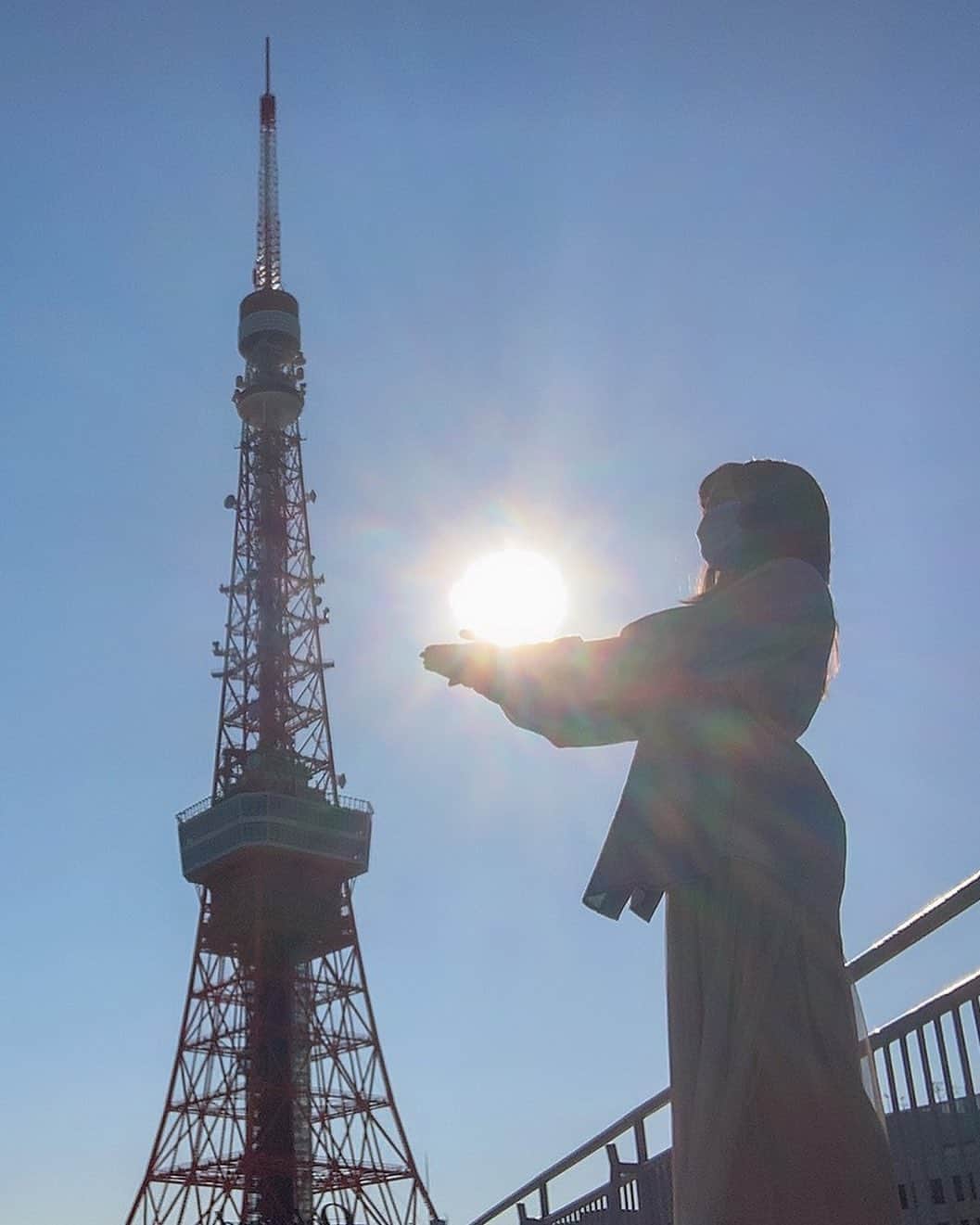 藤田舞美さんのインスタグラム写真 - (藤田舞美Instagram)「❁︎ 明るく輝く未来を願って…✧︎ * #tokyo #tokyotower #japan #東京 #東京タワー #太陽 #光 #セルフタイマーで撮影 #港区 #麻布台 #ラジオ日本」6月2日 23時14分 - maimifujita