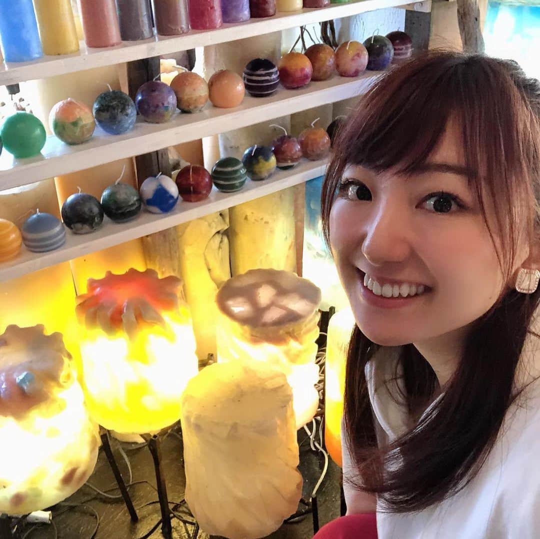 尻無浜冴美のインスタグラム：「‪軽井沢でのんびりしてます⸜(* ॑꒳ ॑* )⸝⋆*‬ ‪小中一緒の幼馴染、華(@hanana_615 )に会いに来た❣️‬ 軽井沢の自然に癒される〜 温泉入って身体ぽかぽかだよ🥰  #trufflebakery  焼きたて“白トリュフの塩パン”美味しくってペロり😋 #オーガニックワイン  晩酌中(  ᐛ )۶🍻٩( ᐖ )」
