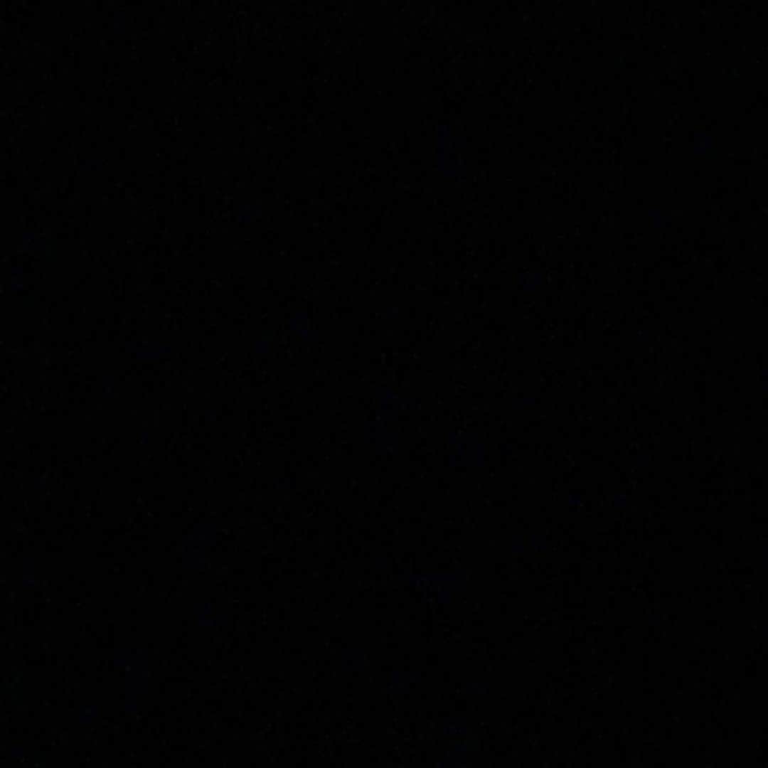 のインスタグラム：「✊🏿✊🏾✊🏽✊🏼✊🏻 #blackouttuesday」