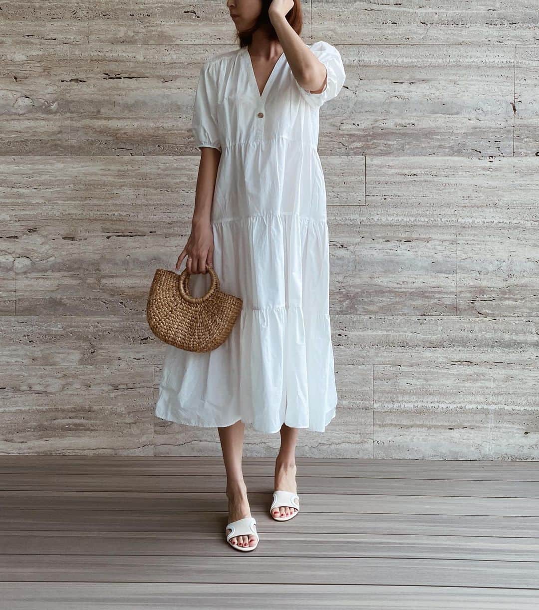 Shokoのインスタグラム：「＊Fashion＊ It’s June already and here in Singapore we have gone through quite a long lockdown: here we call it the ‘circuit breaker’. April felt so long and I was counting down the days when this phase will end. But May, it just went by so fast. Maybe because I got used to the idea that this is the new norm. ・ We are still going through a Phase 1 lockdown where we must wear masks outside. Socializing is not allowed and retail/restaurants are not allowed to open physically. ・ Not sure when I will feel comfortable eating out or shopping but I feel that that’s not so important anymore. Family and their health is the most important. ・ Anyways, here’s the dress I bought from Zara months ago when shopping was still the norm. More on my Story.」