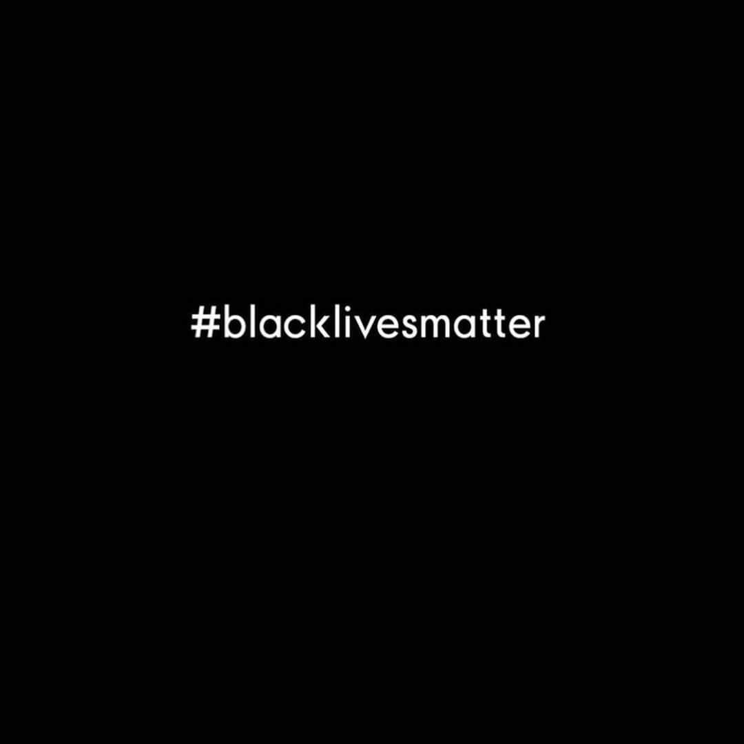 のインスタグラム：「BLACK LIVES MATTER #fuckracism l」