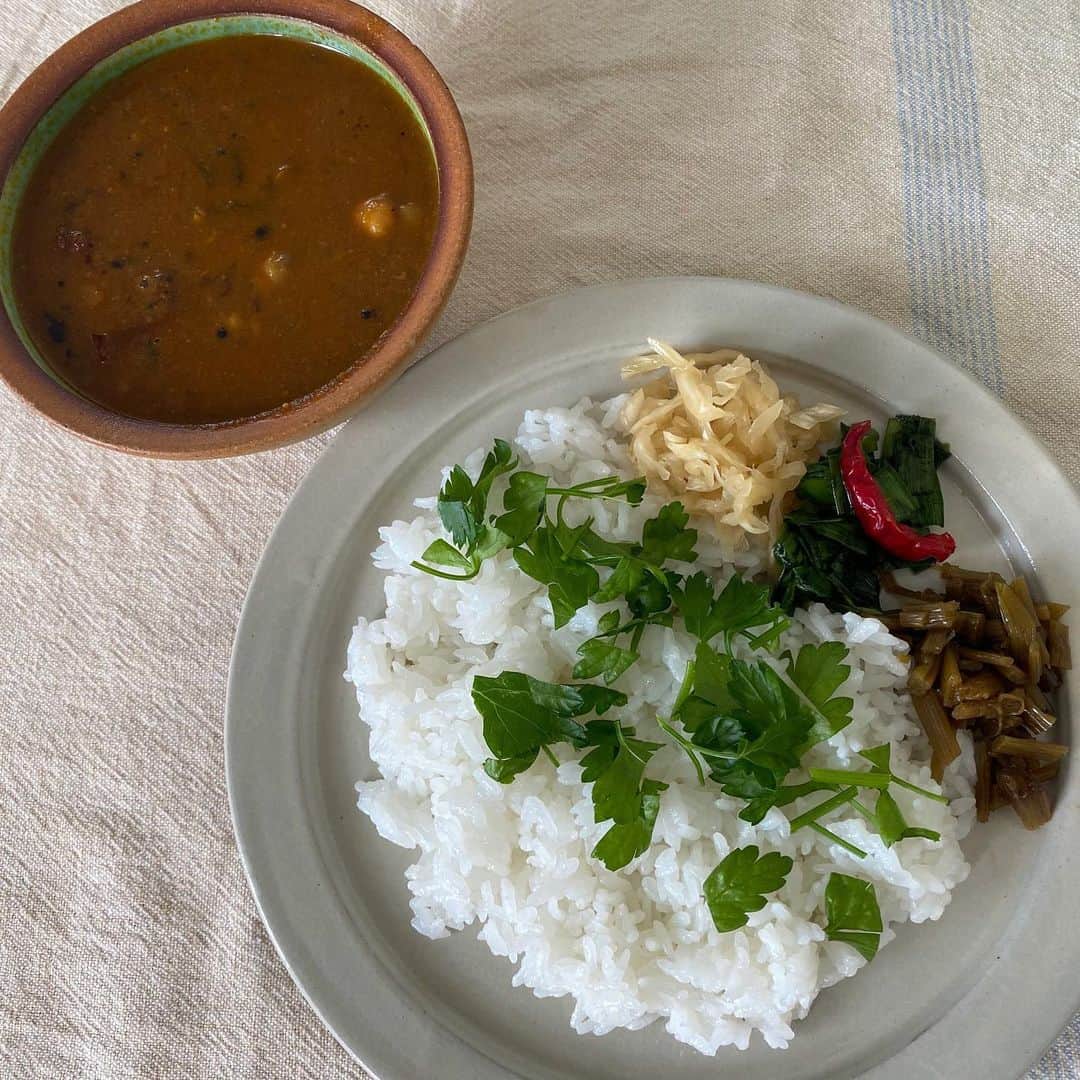 のインスタグラム：「#curry #クボタ食堂 #うつわ #出西窯 #民藝 #家庭菜園」