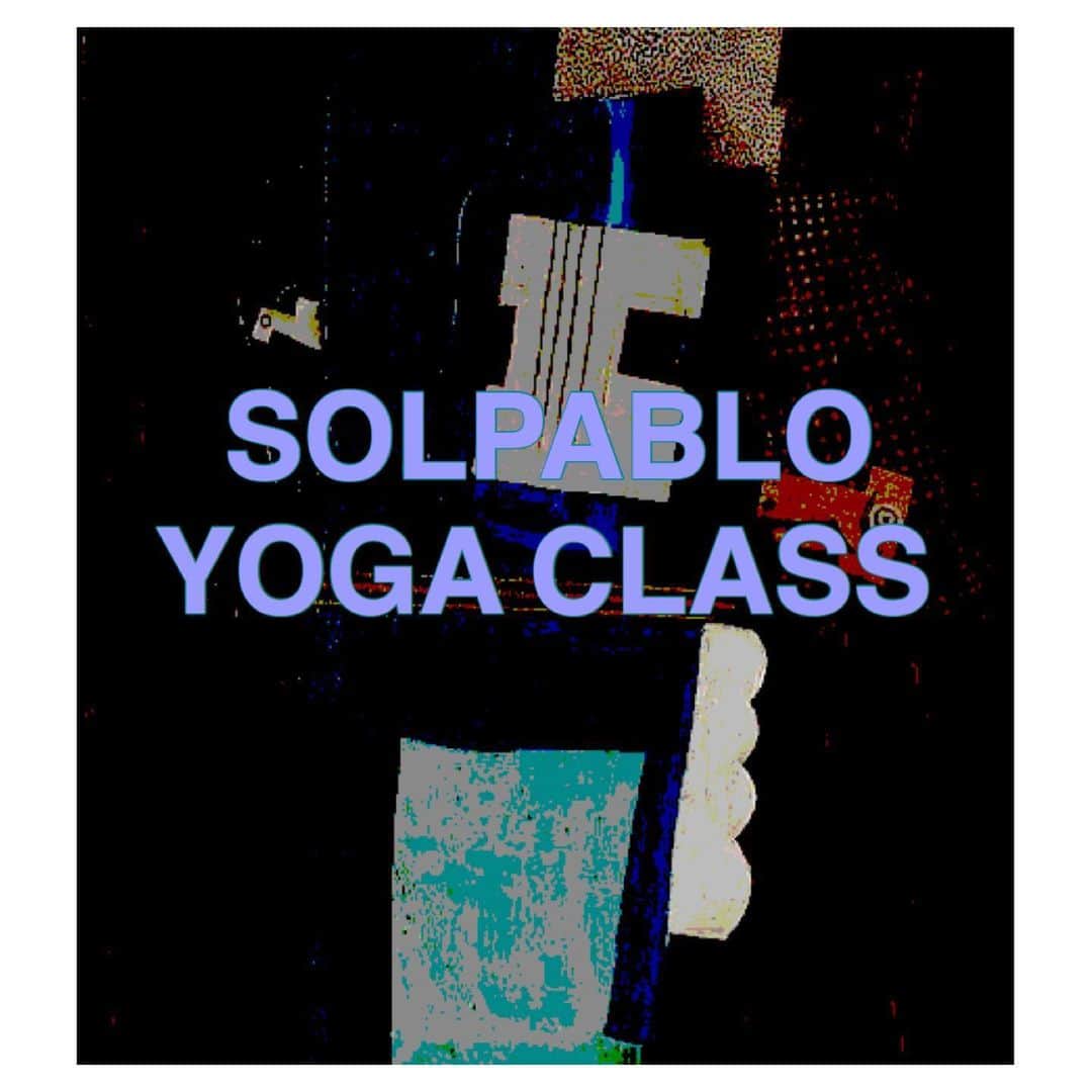 高津戸信幸のインスタグラム：「・・・・・・・・・・・・・・・・・・・・ 【SOLPABLO YOGA class】  スタジオでのクラスを再スタート致します🙏 ・・・・・・・・・・・・・・・・・・・・・・・・・・・・ 〈内容〉 ・フリーブリージングを理解し実践。 ・ドリシュティ( 視点を定め集中する )の説明と実践。 ・ヴィンヤサ( 呼吸と動きの同調 )の実践。 ・これらを意識しながら太陽礼拝A&Bで実践。 ・アーサナ（ポーズ）を幾つか実践。 ※事態が落ち着くまではマスク着用でトレーニング致します ご理解の程よろしくお願いします ・・・・・・・・・・・・・・・・・・・・・・・・・・・・ 必要なもの 動きやすいウエア タオル 飲み物 ヨガマット マスク ・・・・・・・・・・・・・・・・・・・・ ・・・・・・・・ "ヨガとは自己修繕ではなく、 欠点も含めて自分を受け入れること" Gurmukh Kaur Khalsa  変化していく日々に、また忙しい毎日に流されて自分の感情が見えなくなっている方も多いと想います。 "太陽礼拝"のフローの強弱の動きはそんな心の変化を感じとりやすくしてくれます。 頑張ろうとする私から、緩んでいく私へ。 どうかご自分に優しくしてあげてください🙏  御予約、詳細はプロフィール欄リンクから 【lesson schedule】よりご確認ください。  一緒に体を動かせるのを楽しみにしています🤝  #solpablo #ソルパブロ #太陽礼拝 #ashtangalove」