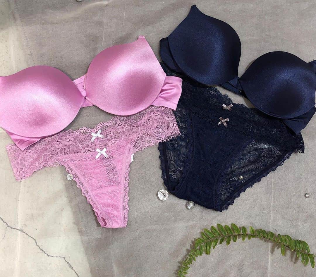 Ravijour札幌4丁目プラザ店のインスタグラム：「期間限定60%OFF💗💗 #ビターキャンディフィットリフト 単品ブラ（モールド）¥1,596+tax . 美胸を作ってくれるビターキャンディ🍭🍬詳細BLOGでチェックできます💗  #ravijour #ravijourstaff  #ravijoursapporo  #ラヴィジュール」