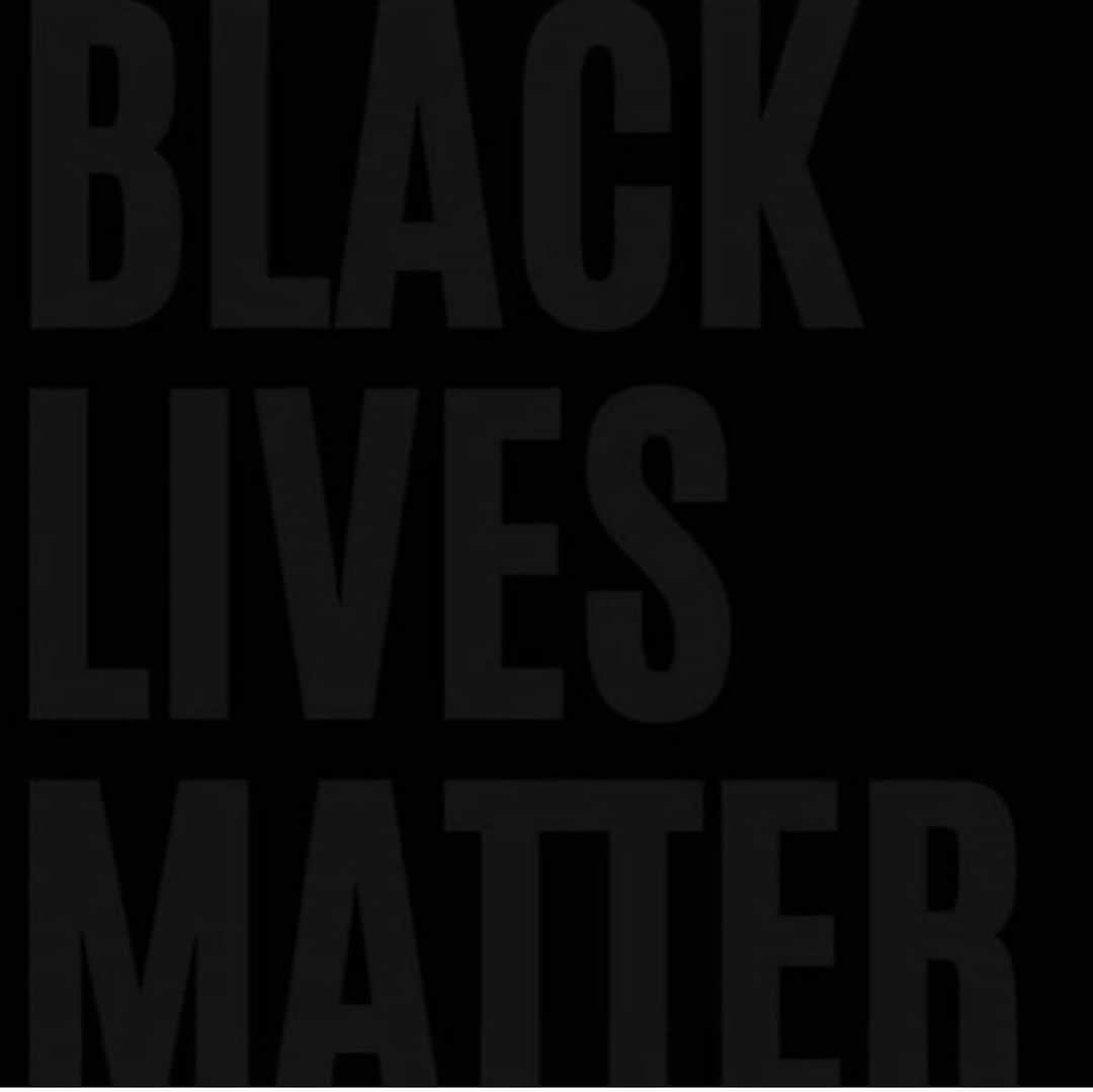 ジョージア・コウソウロウのインスタグラム：「We stand united 🙏✊🏻✊🏾✊🏽✊🏼✊🏿 #blackouttuesday #georgefloyd 🕊」