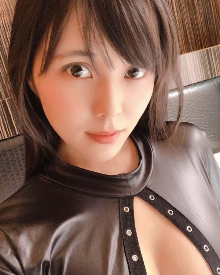 のインスタグラム：「. . . . 今日は暑かったね . . . . . . . . . . . . . . . #bondage#bondagegirl#ボンデージ#ボンテージ#撮影会モデル #撮影会#フリーモデル#asianmodel #japanesemodel #asianbeauty #japanesebeauty #グラビア#グラビアアイドル #asianlady #japaneselady #被写体#被写体希望 #モデル募集 #팔로우#소통#일본#데일리록#멋스타그램#훈녀#오늘의흔녀#흑발#롱헤어#ootd #igersjp #lin_stagrammer」