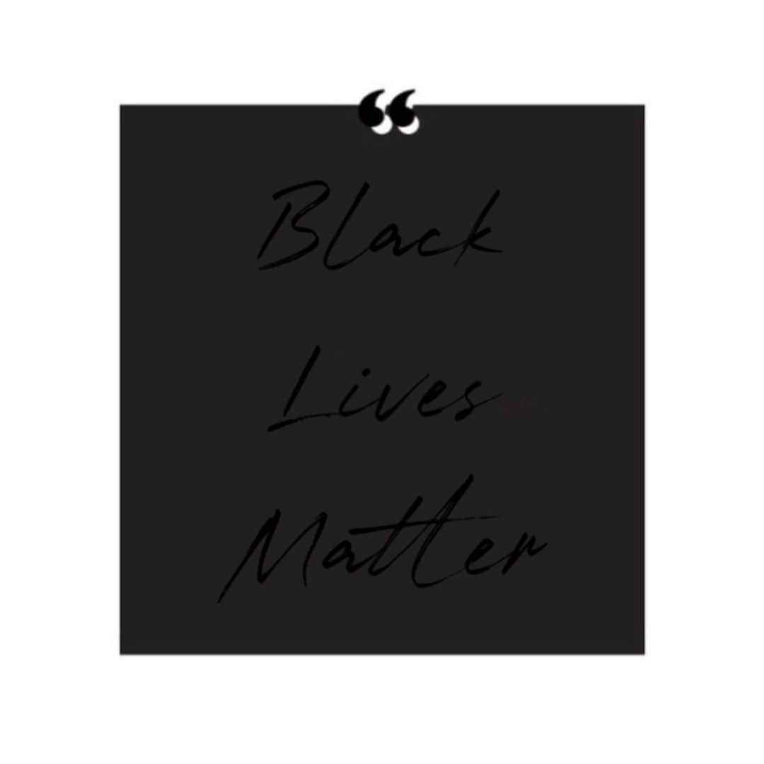 Maddie COATESのインスタグラム：「This is not a moment, it’s a movement screaming! 🖤✊🏿 #blackouttuesday • • • For ways your can help after you have educated yourself use the link in my bio!」