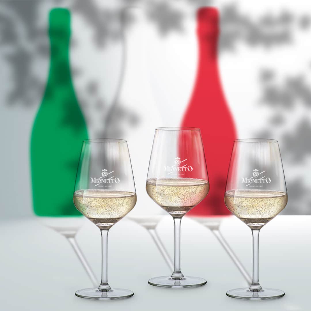 Mionetto Proseccoのインスタグラム：「Festeggiamo questo 2 giugno 2020 con tutta la passione, l’orgoglio e la tenacia che rappresentano da sempre l’autentico spirito italiano. #mionettoprosecco #mionettoinsieme #2giugno #festadellarepubblica  Bevi Mionetto responsabilmente」