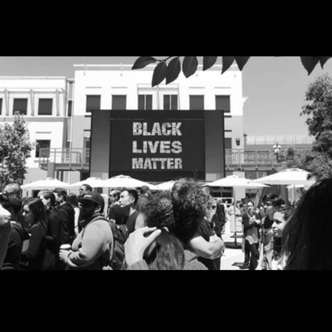 アンナ・アンドレスさんのインスタグラム写真 - (アンナ・アンドレスInstagram)「Equality...Diversity...Inclusivity 🙏🏻🙏🏿🙏🏾🙏🙏🏼 #blackouttuesday」6月2日 17時15分 - ann.andres