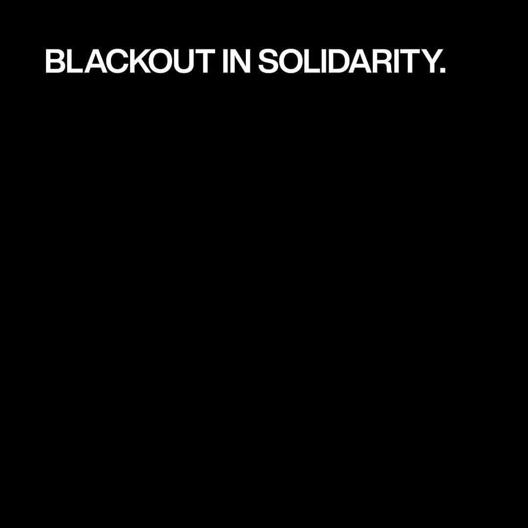 M·A·C Cosmetics UK & Irelandさんのインスタグラム写真 - (M·A·C Cosmetics UK & IrelandInstagram)「We are committed to taking action to support Black communities – more info coming soon. We're standing together with the Black community by going dark today to show our solidarity and support. #TheShowMustBePaused」6月2日 17時32分 - maccosmeticsuk